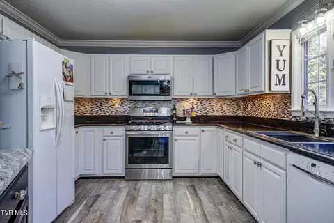 Kitchen - 132 Saylor Road Johnson City Tn 37615, Johnson City, TN 37615 photo 2 of 6