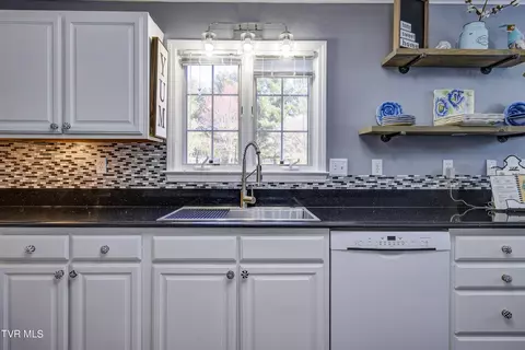 Kitchen - 132 Saylor Road Johnson City Tn 37615, Johnson City, TN 37615 photo 3 of 6