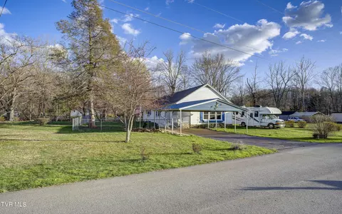 127 Peters Hollow Road Elizabethton Tn 37643, Elizabethton, TN 37643