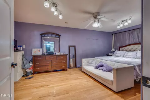 Bedroom - 404 S Barton Street Johnson City Tn 37604, Johnson City, TN 37604 photo 1 of 6