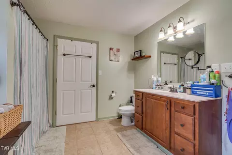 Bath - 404 S Barton Street Johnson City Tn 37604, Johnson City, TN 37604 photo 1 of 2