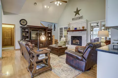 Living - 210 Matson Road Jonesborough Tn 37659, Jonesborough, TN 37659 photo 2 of 8