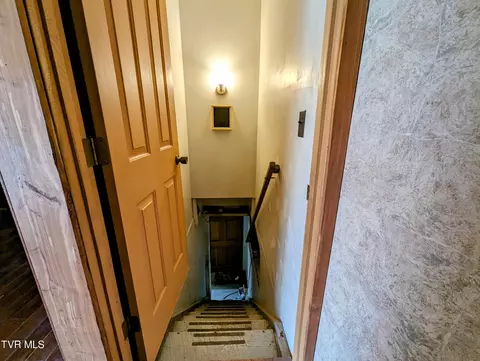 Entry Way - 496 Nofattie Road Limestone Tn 37681, Limestone, TN 37681 photo 6 of 6