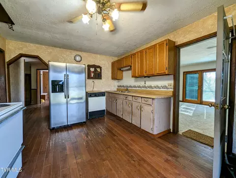 Kitchen - 496 Nofattie Road Limestone Tn 37681, Limestone, TN 37681 photo 2 of 2
