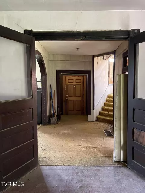 Entry Way - 421 W Locust Street Johnson City Tn 37604, Johnson City, TN 37604 photo 1 of 3