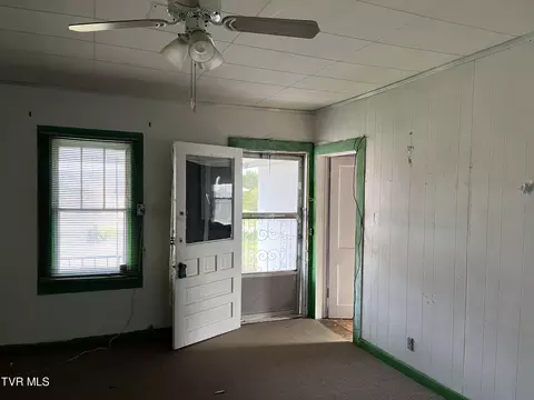 Entry Way - 613 E Barton Ridge Road Greeneville Tn 37745, Greeneville, TN 37745 photo 1 of 2