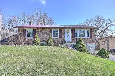 255 Locust Hill Drive Bristol Va 24201, Bristol, VA 24201