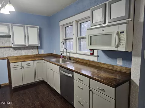 716 Maple Avenue Erwin Tn 37650, Erwin, TN 37650 photo 2