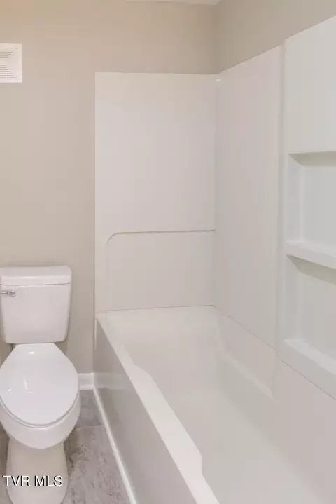 Bath - 414 Catawba Street Erwin Tn 37650, Erwin, TN 37650 photo 2 of 4