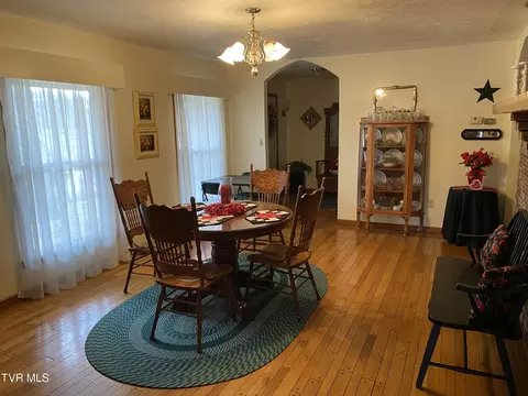 Dining - 7113 Appletree Road Wise Va 24293, Wise, VA 24293 photo 1 of 3