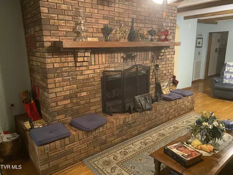 Living - 7113 Appletree Road Wise Va 24293, Wise, VA 24293 photo 4 of 6