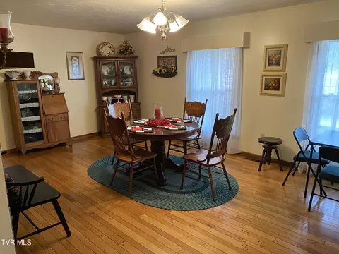 Dining - 7113 Appletree Road Wise Va 24293, Wise, VA 24293 photo 2 of 3