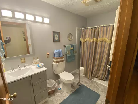Bath - 7113 Appletree Road Wise Va 24293, Wise, VA 24293 photo 1 of 3