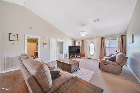 Living - 155 Willow Ridge Drive Chuckey Tn 37641, Chuckey, TN 37641 photo 2 of 3