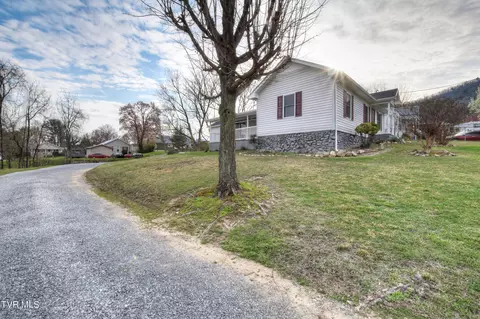Exterior - 132 Madison Street Erwin Tn 37650, Erwin, TN 37650 photo 4 of 8