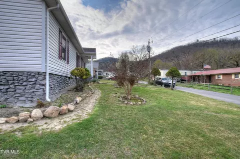 Exterior - 132 Madison Street Erwin Tn 37650, Erwin, TN 37650 photo 6 of 8