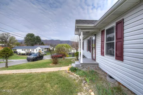 Exterior - 132 Madison Street Erwin Tn 37650, Erwin, TN 37650 photo 5 of 8