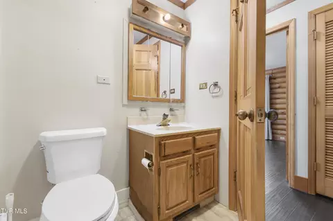 Bath - 138 Madelyn Street Street Gray Tn 37615, Gray, TN 37615 photo 2 of 4