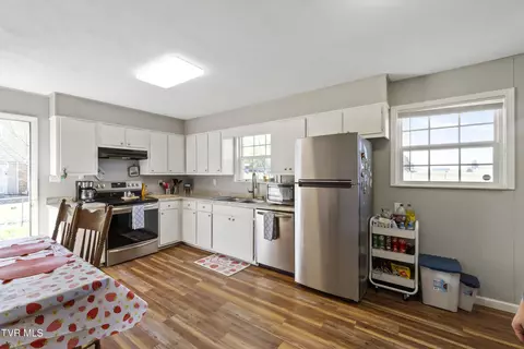 Kitchen - 226 Schofield Drive Greeneville Tn 37745, Greeneville, TN 37745 photo 2 of 4