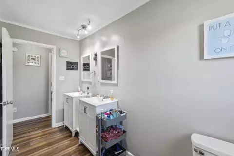 Bath - 226 Schofield Drive Greeneville Tn 37745, Greeneville, TN 37745 photo 2 of 3