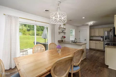 Dining - 232 Roo Place Bristol Va 24201, Bristol, VA 24201 photo 4 of 4