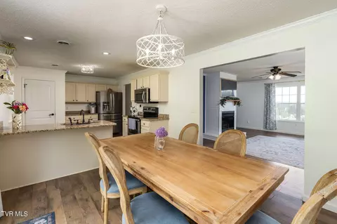 Dining - 232 Roo Place Bristol Va 24201, Bristol, VA 24201 photo 3 of 4