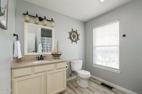 Bath - 232 Roo Place Bristol Va 24201, Bristol, VA 24201 photo 5 of 6