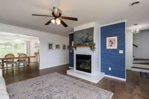 Living - 232 Roo Place Bristol Va 24201, Bristol, VA 24201 photo 6 of 6