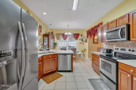 Kitchen - 34 Bedding Place Johnson City Tn 37604, Johnson City, TN 37604 photo 3 of 3