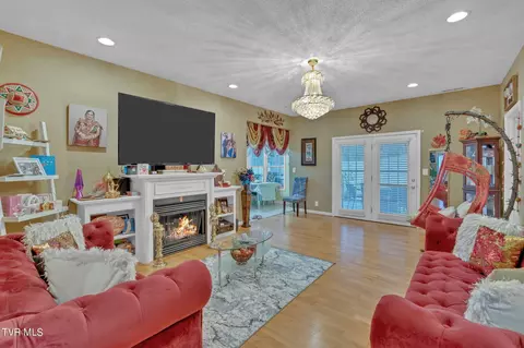 Living - 34 Bedding Place Johnson City Tn 37604, Johnson City, TN 37604 photo 3 of 3