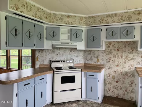 Kitchen - 219 Pepper Mill Rd Chuckey Tn 37641, Chuckey, TN 37641 photo 1 of 2
