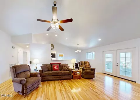 Living - 192 Grace Drive Greeneville Tn 37745, Greeneville, TN 37745 photo 3 of 5