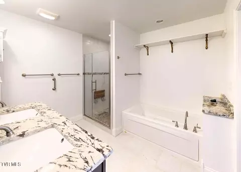 Bath - 192 Grace Drive Greeneville Tn 37745, Greeneville, TN 37745 photo 2 of 4