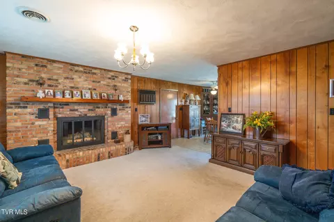 Living - 41 E Park Avenue Greeneville Tn 37745, Greeneville, TN 37745 photo 3 of 5