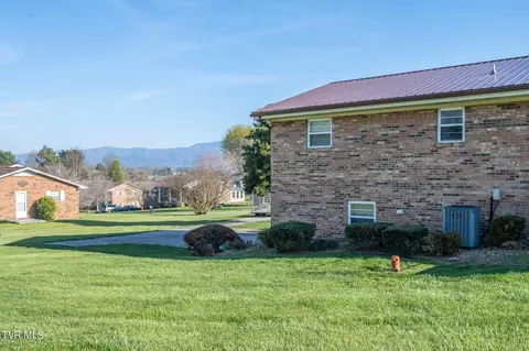 Exterior - 41 E Park Avenue Greeneville Tn 37745, Greeneville, TN 37745 photo 6 of 7