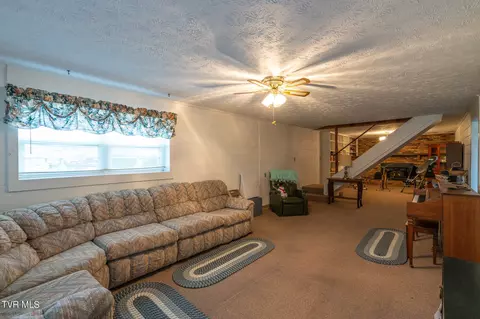Living - 41 E Park Avenue Greeneville Tn 37745, Greeneville, TN 37745 photo 4 of 5