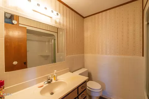 Bath - 41 E Park Avenue Greeneville Tn 37745, Greeneville, TN 37745 photo 2 of 2