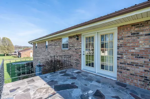 Exterior - 41 E Park Avenue Greeneville Tn 37745, Greeneville, TN 37745 photo 4 of 7