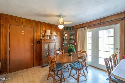 Dining - 41 E Park Avenue Greeneville Tn 37745, Greeneville, TN 37745 photo 2 of 2