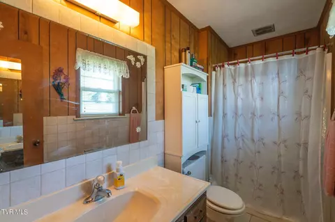 Bath - 41 E Park Avenue Greeneville Tn 37745, Greeneville, TN 37745 photo 1 of 2