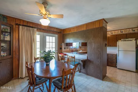Dining - 41 E Park Avenue Greeneville Tn 37745, Greeneville, TN 37745 photo 1 of 2