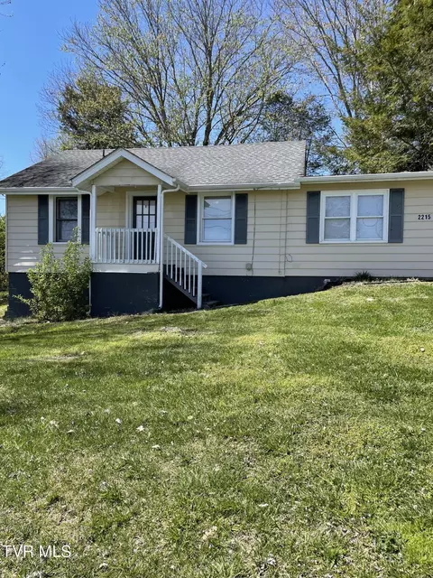 2215 Oak Street Johnson City Tn 37615, Johnson City, TN 37615