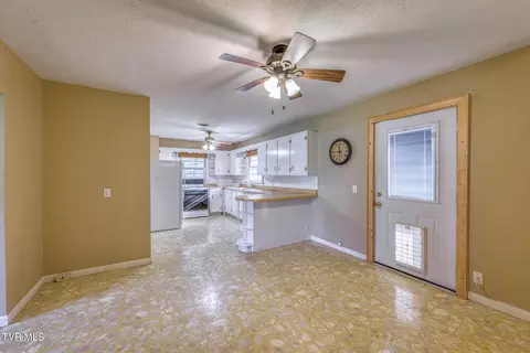 109 E 3rd Avenue Watauga Tn 37694, Watauga, TN 37694 photo 5