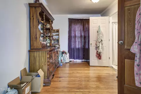 Living - 733 N Elm Avenue Erwin Tn 37650, Erwin, TN 37650 photo 5 of 7