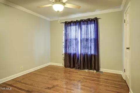 Living - 733 N Elm Avenue Erwin Tn 37650, Erwin, TN 37650 photo 4 of 7