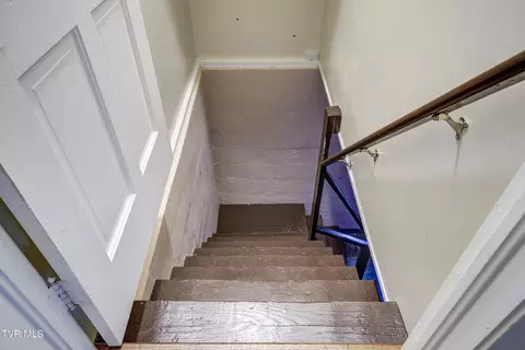 Entry Way - 733 N Elm Avenue Erwin Tn 37650, Erwin, TN 37650 photo 3 of 3