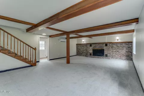 Living - 324 Robin Road Bristol Tn 37620, Bristol, TN 37620 photo 4 of 4