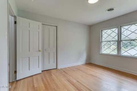 Bedroom - 324 Robin Road Bristol Tn 37620, Bristol, TN 37620 photo 4 of 4