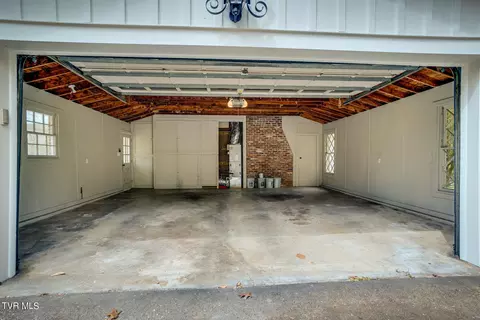 Exterior - 324 Robin Road Bristol Tn 37620, Bristol, TN 37620 photo 11 of 11