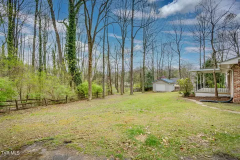 Exterior - 324 Robin Road Bristol Tn 37620, Bristol, TN 37620 photo 9 of 11